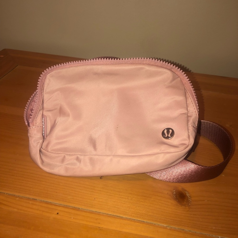Lululemon belt bag